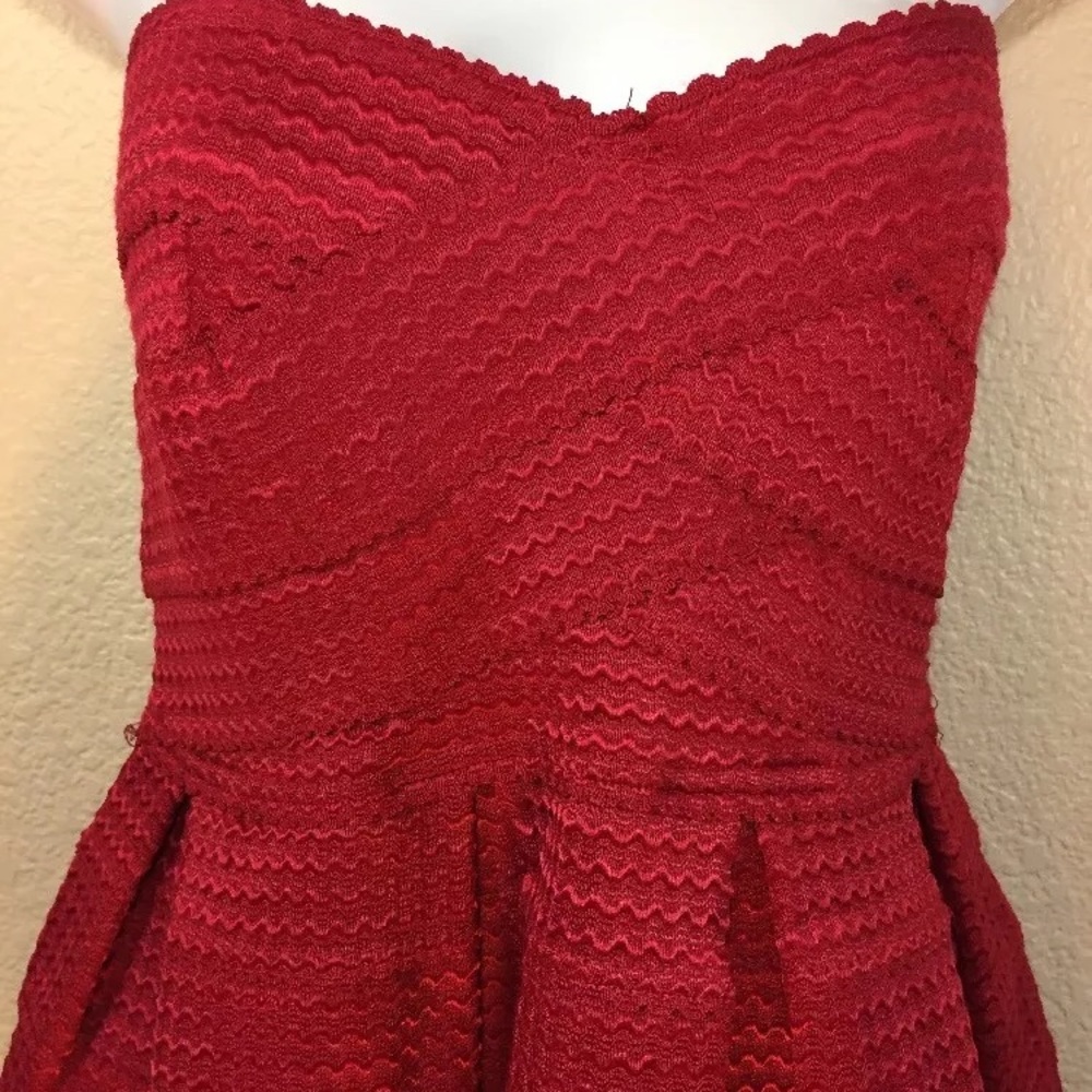 Sans Souci textured fit & flare mini dress - Picture 5 of 8